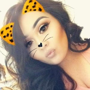 Meet your Posher, Delia