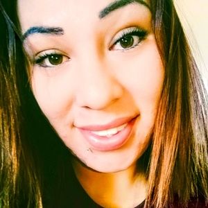 Meet your Posher, Jillian