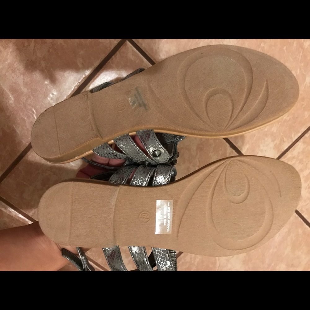 Sandals - Picture 2 of 2