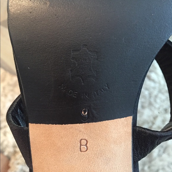 Isaac Mizrahi blk satin & leather ankle strap heel - Picture 4 of 8