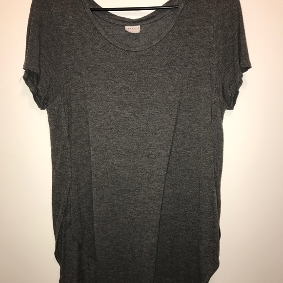 Tops - Picture 4 of 8