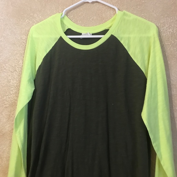 PINK Victoria's Secret baseball tee - Picture 2 of 4