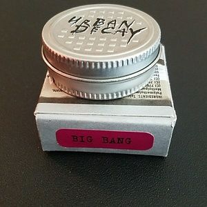 Urbann decay eyeshadow