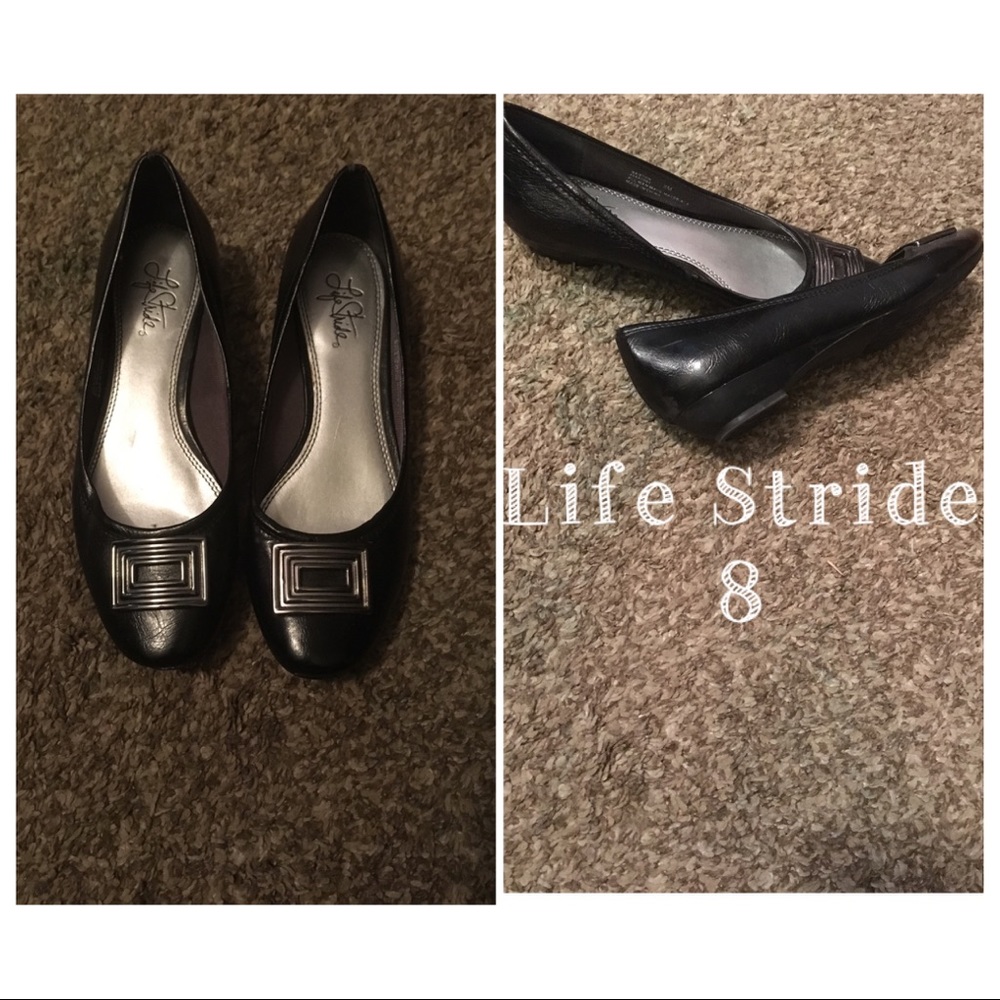 Life Stride black flats