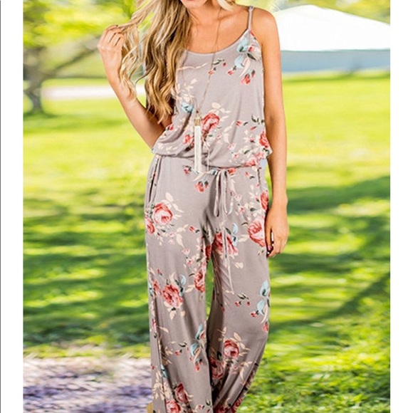 NEW Floral Print Halter Sleeveless Jumpsuit Romper - Picture 2 of 8