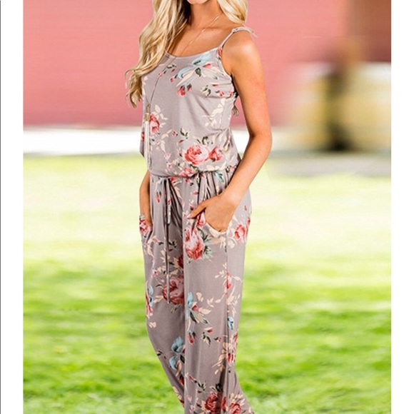 NEW Floral Print Halter Sleeveless Jumpsuit Romper - Picture 3 of 8