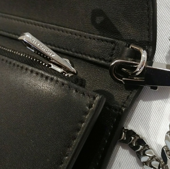 xxSOLDxx✨Givenchy Pandora Star Wallet Chain Bag - Picture 4 of 8