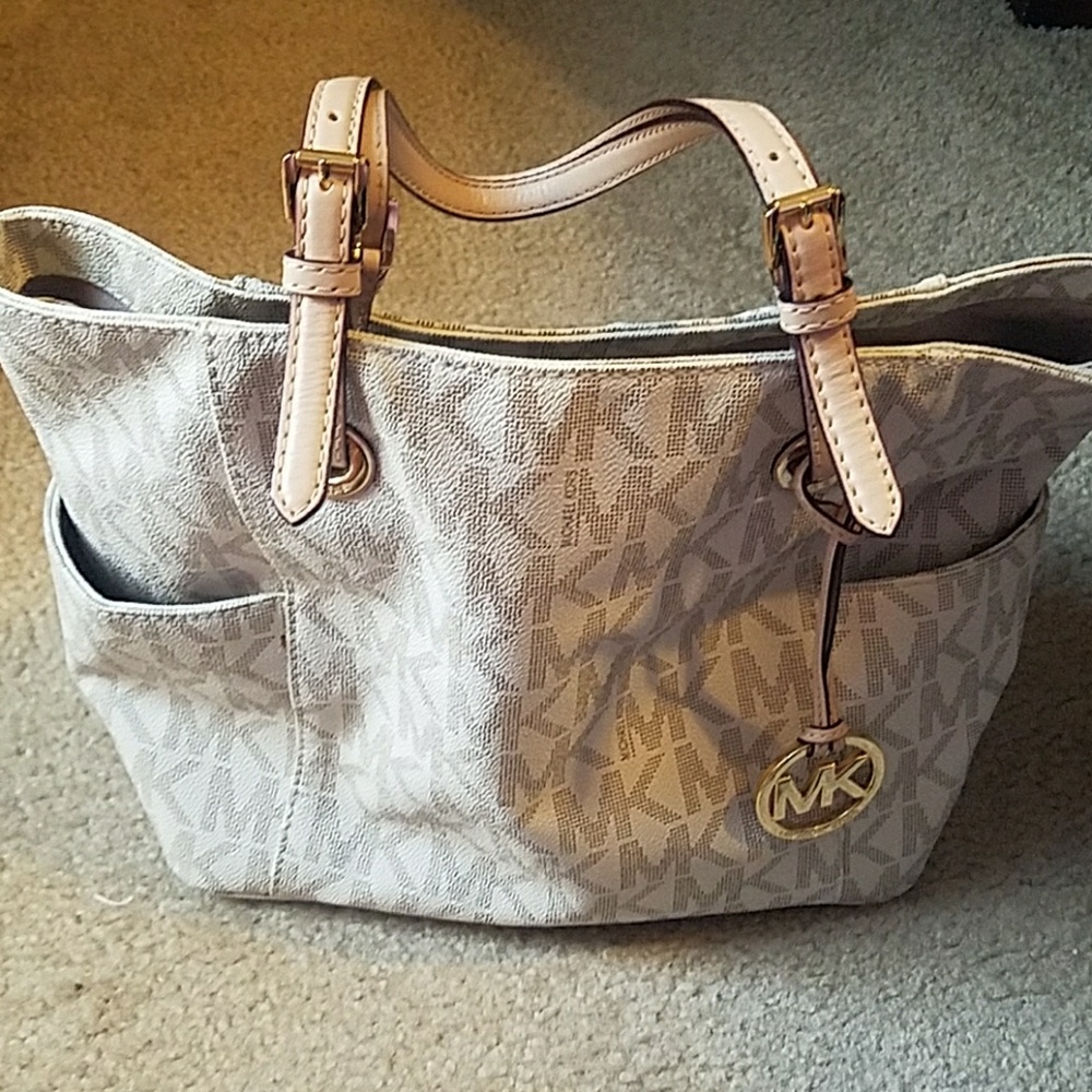 AUTHENTIC Michael Kors handbag