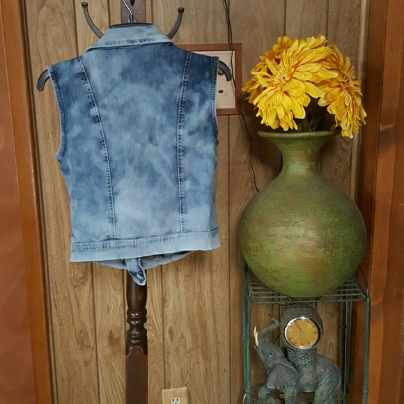 SOLD!!!!! Denim vest - Picture 2 of 4