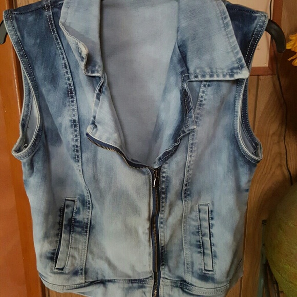 SOLD!!!!! Denim vest - Picture 4 of 4