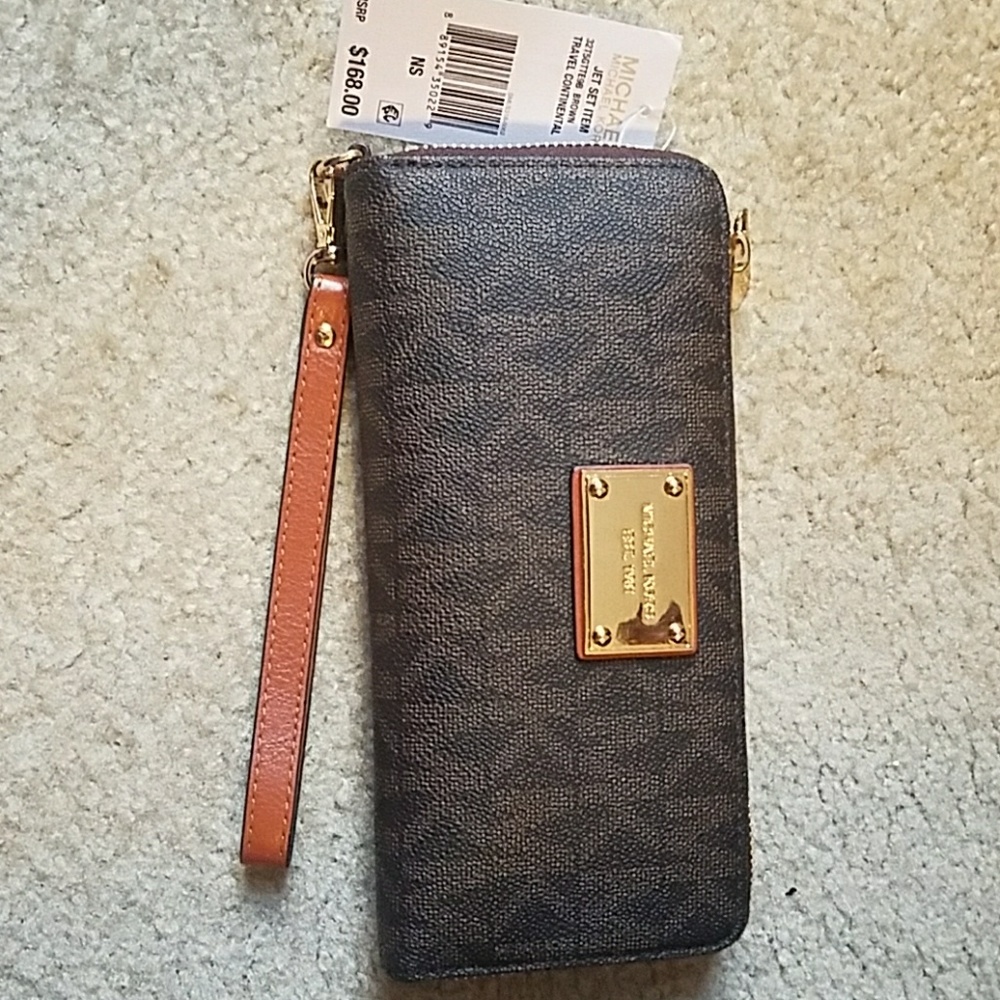 AUTHENTIC Michael Kors Jet Set wallet