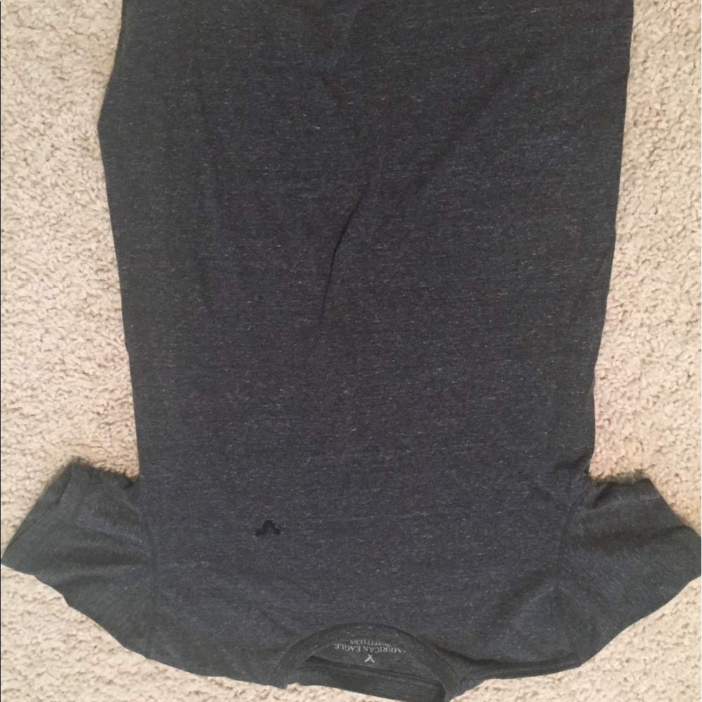 Xs men's greyamerican eagle  tshirt