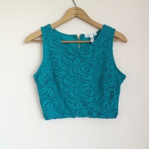 Sleeveless Lace Crop Top