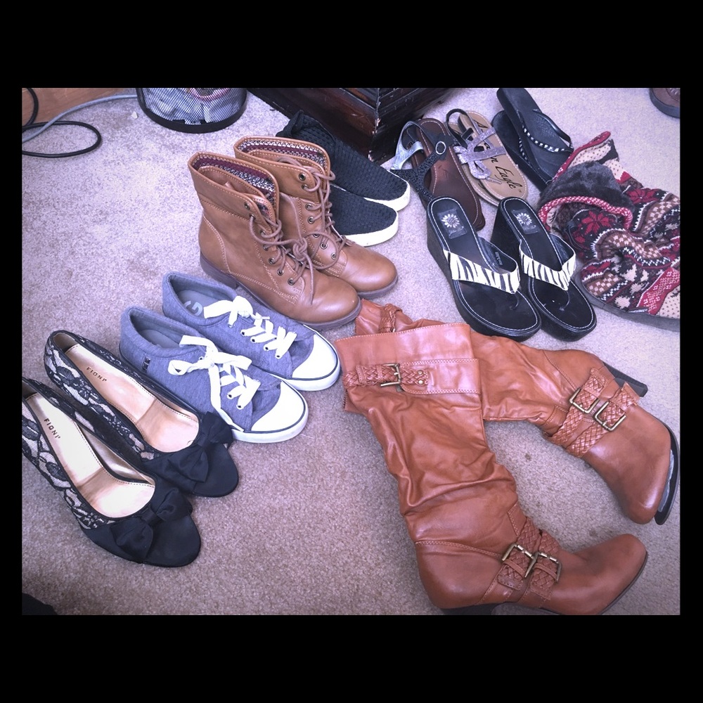 8 PAIR OF SHOES!!!!