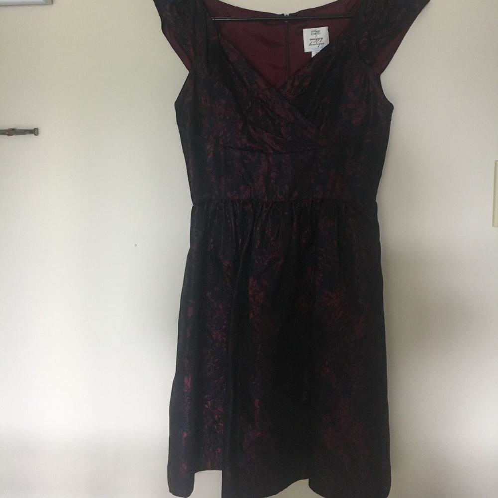 Siri chin Cap Sleeve Dress Petite