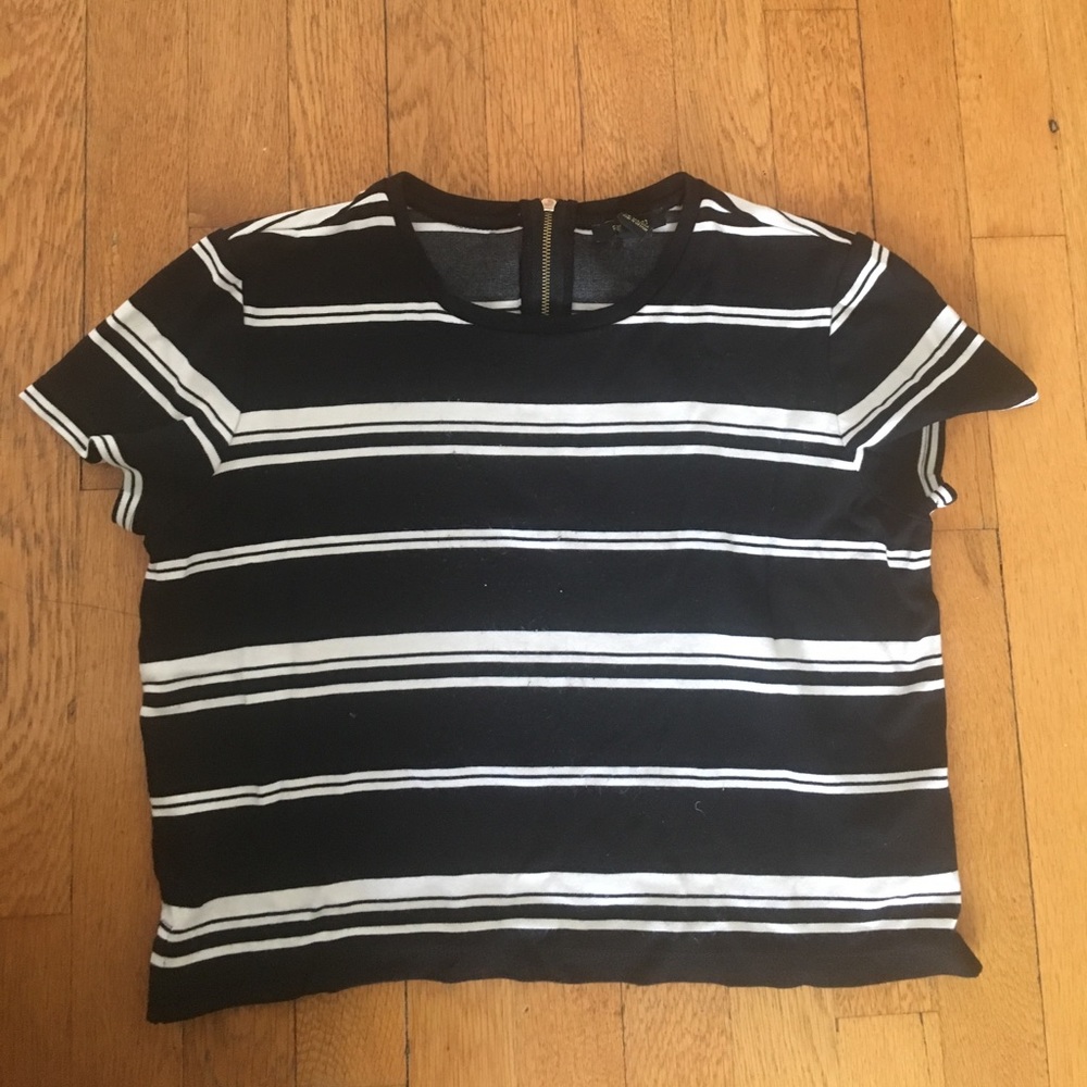 Black & White crop top w/ zipper detail