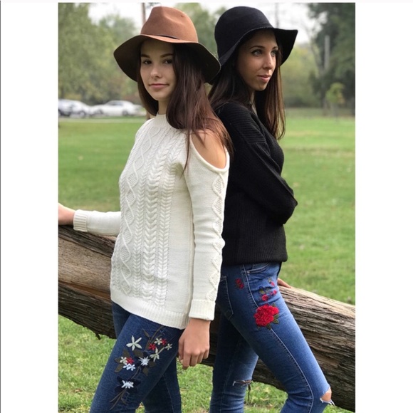  Cable Knit Cold Should Knit Sweater - Picture 5 of 5