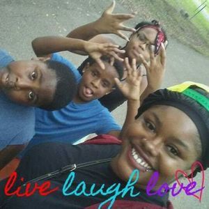 Meet your Posher, Traci