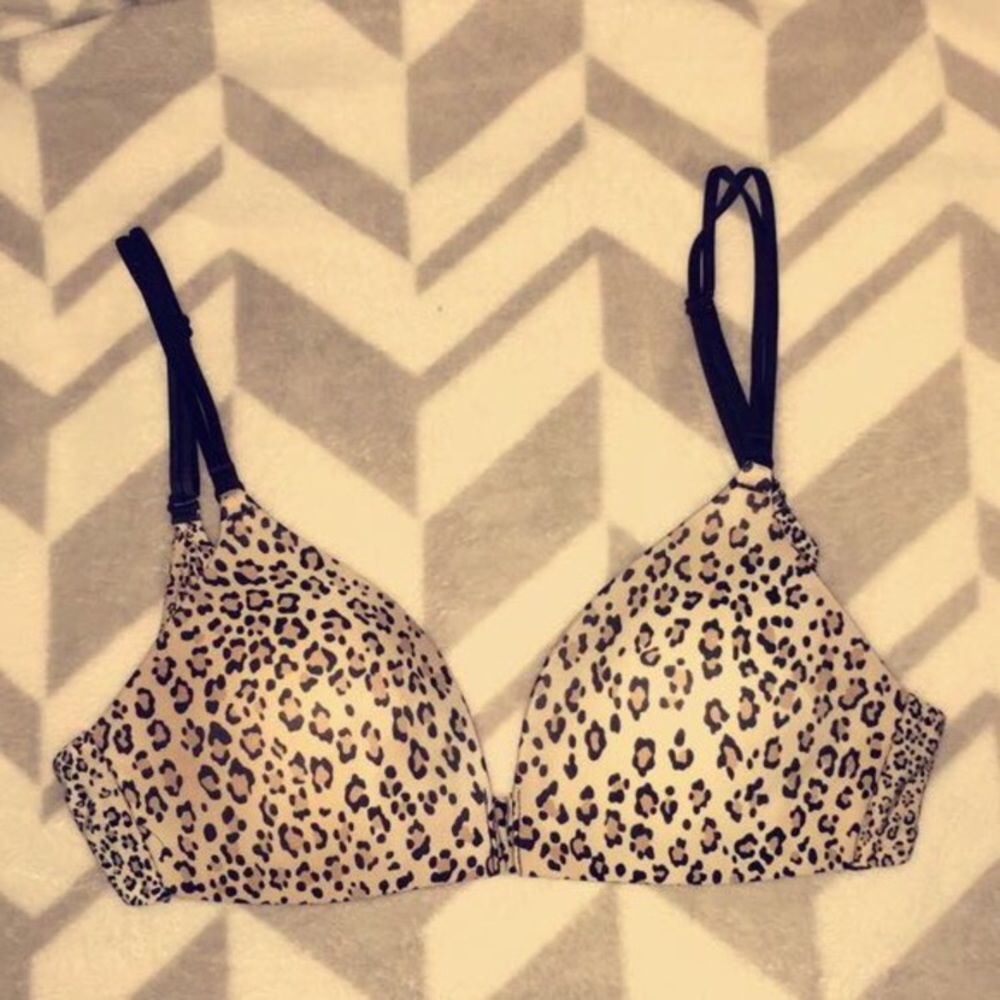 Bundle Victoria's Secret bras (2)
