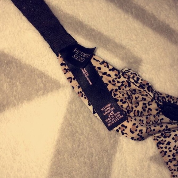 Bundle Victoria's Secret bras (2) - Picture 3 of 7