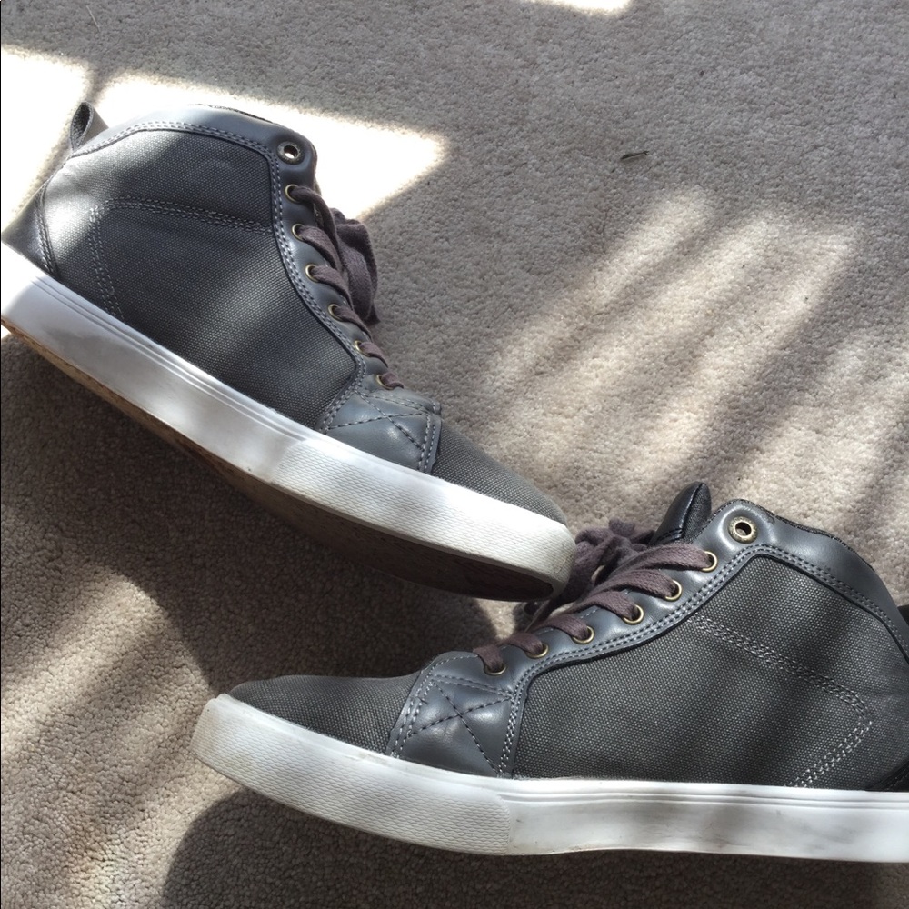 GRAY SNEAKERS Good Condition