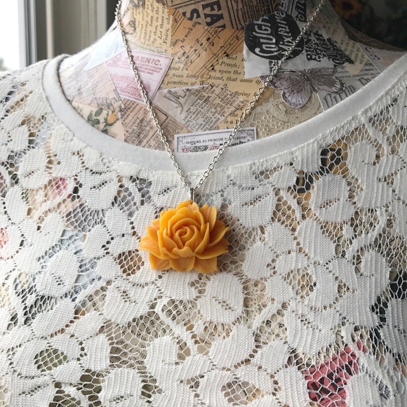 ✨SOLD OUT✨Mustard Yellow Cabbage Rose Necklace - Picture 4 of 4