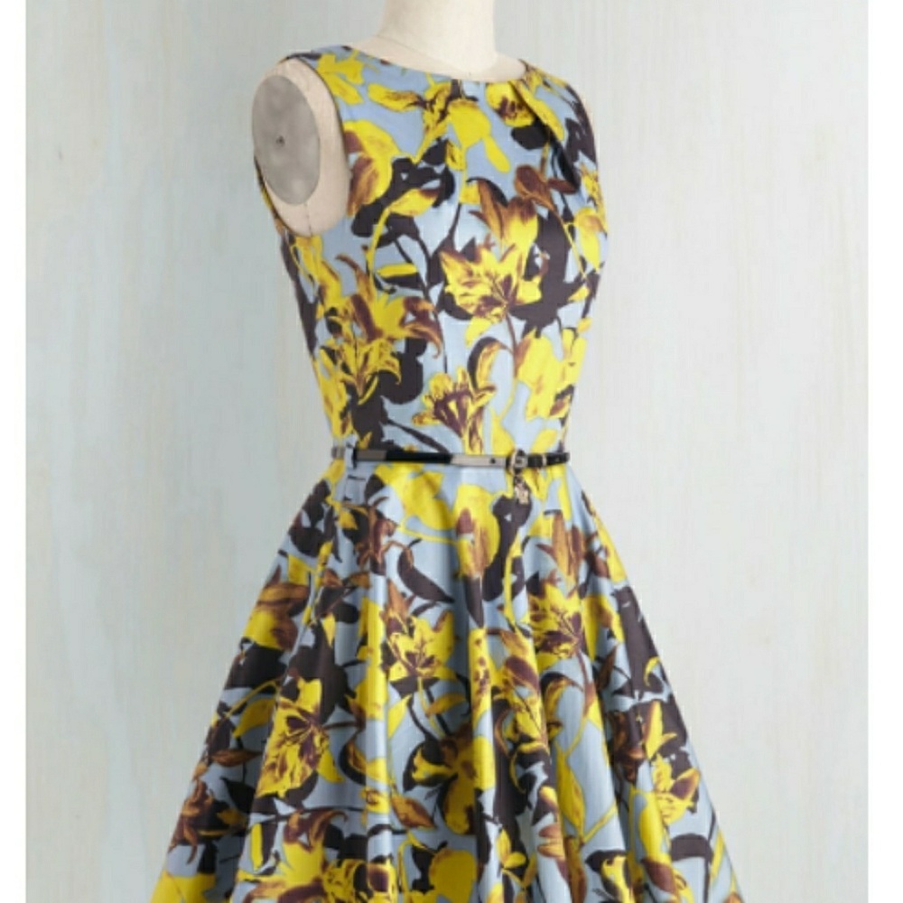 Closet London "Luck Be a Lady in Daffodils" Dress