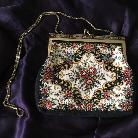Vintage Handbags - Vintage Floral Tapestry & Gold Detail Clutch Purse