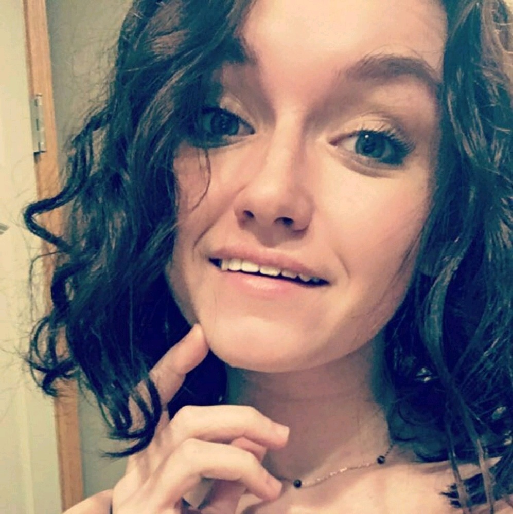 Meet your Posher, Corrynne