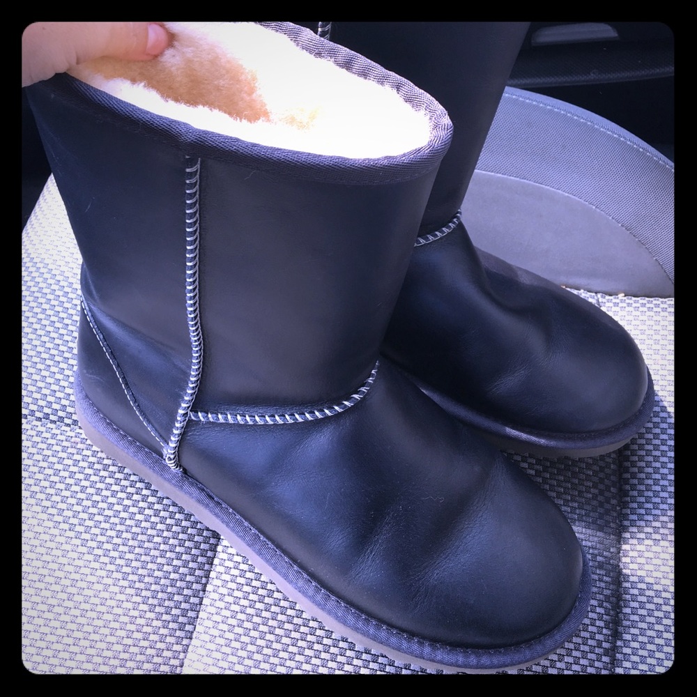 RARE Navy blue leather Uggs NWOB