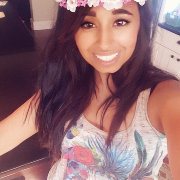 Meet your Posher, Lorena - Picture 3 of 3