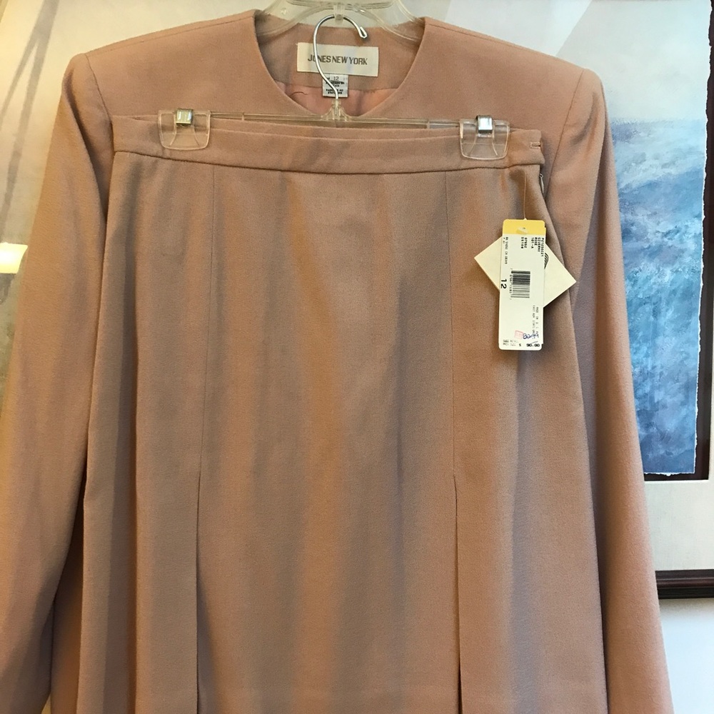 NEW w/tags Jones New York 2pc.  suit 12 - Picture 4 of 8