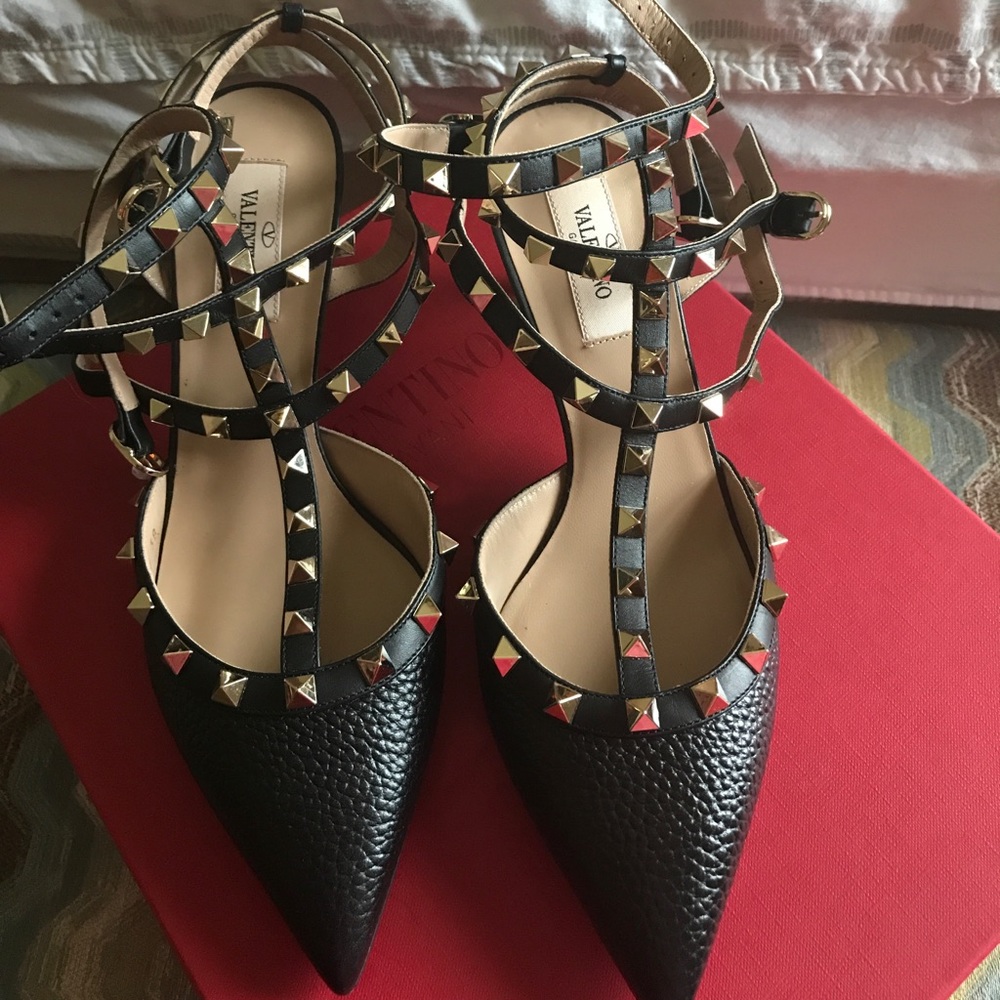Last chance!! Valentino heels