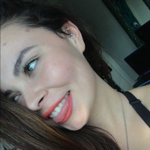 Meet your Posher, Chloe