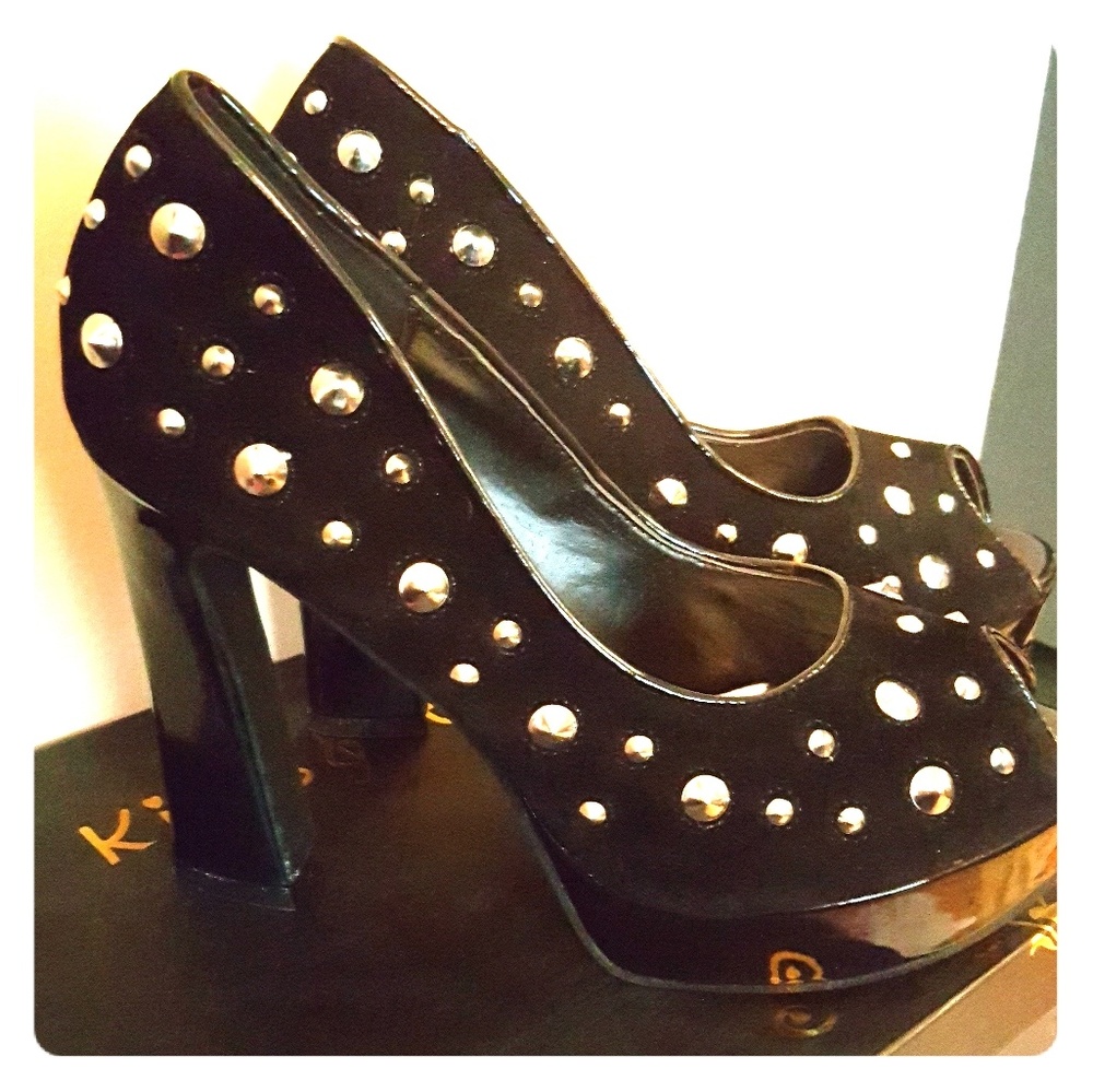 Kiss & Tell Heels