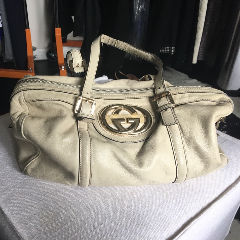 Off white leather Gucci bag (TERRIBLE CONDITION)