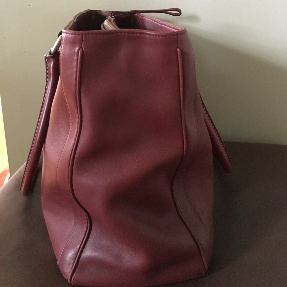 Coach leather tote **PRICE REDUCED** - Picture 2 of 8