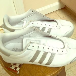 Adidas Samoa Size 9, Worn 4-5 times