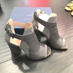 Never worn Pour La Victoire Ankle Boots