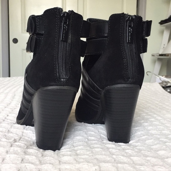 🆕✨🔴LAST PAIR🔴Black Suede Ankle booties Size 7 - Picture 4 of 7