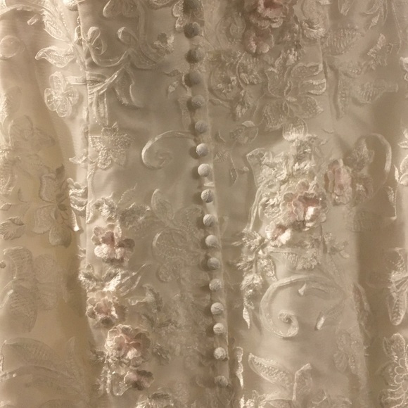 Oleg Cassini wedding gown with sash and sleeves - Picture 3 of 8