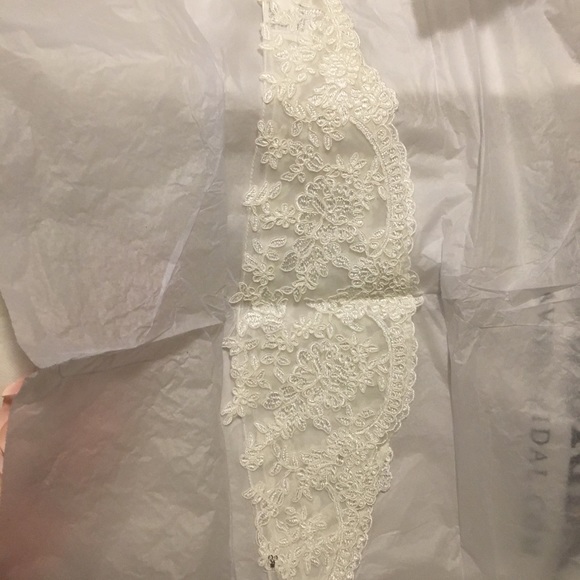 Oleg Cassini wedding gown with sash and sleeves - Picture 7 of 8