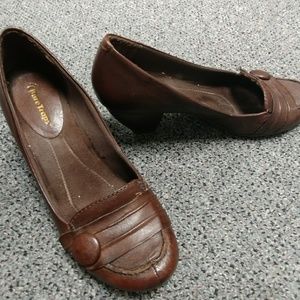 Brown Leather pumps