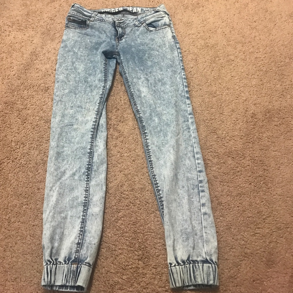 Acid wash jogger jeans