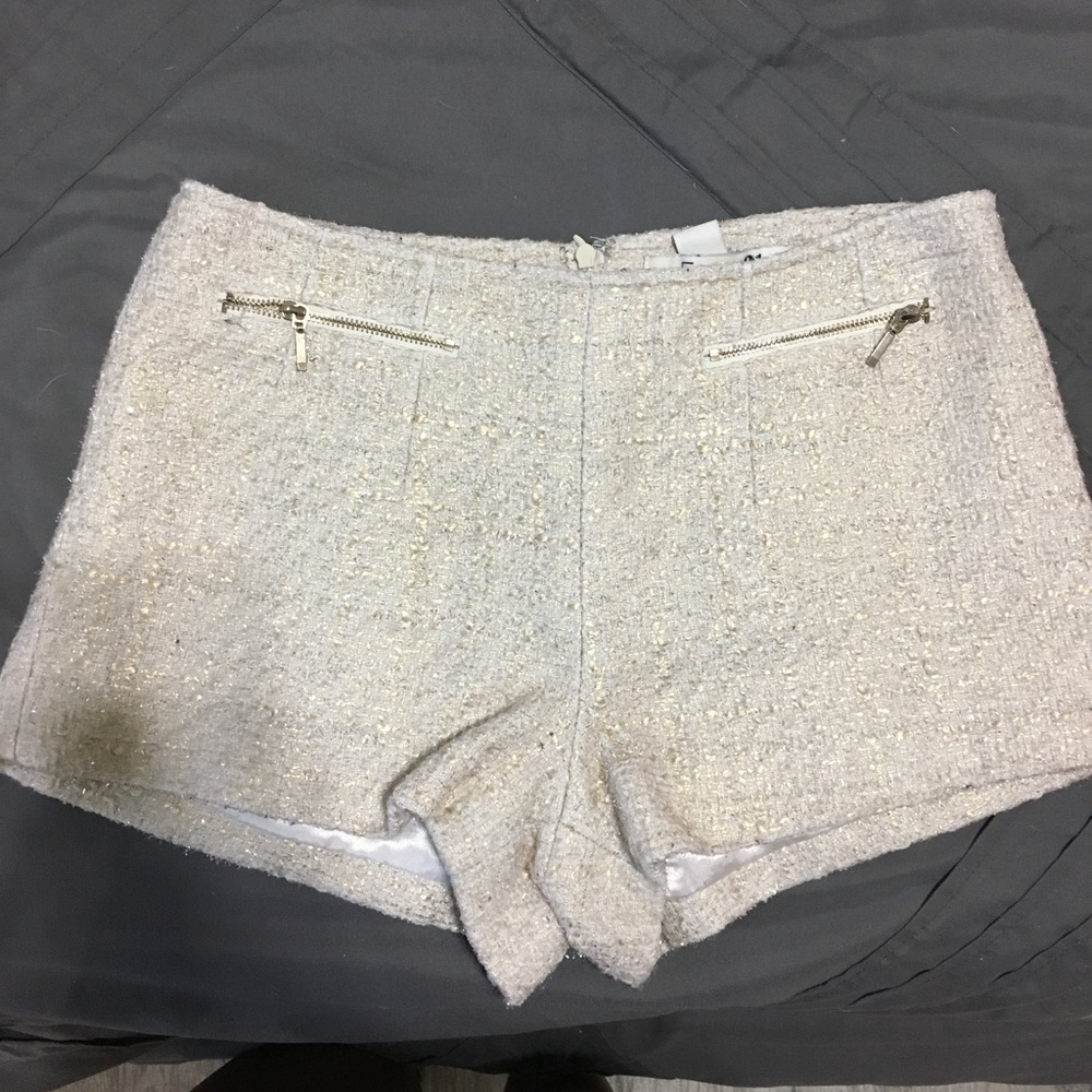 Gold/cream textured shorts