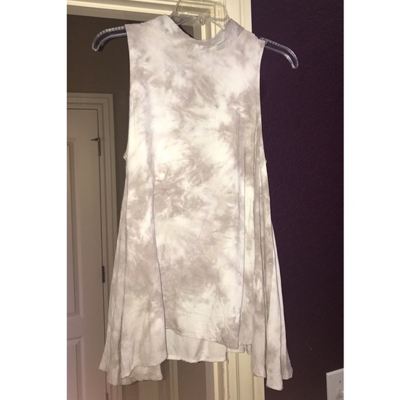 Super cute tank top! - Picture 1 of 2