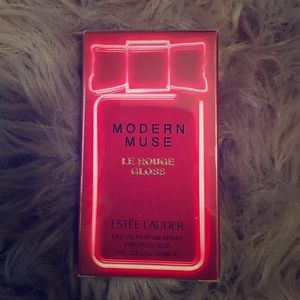 Estée Lauder perfume "modern muse le rouge gloss"