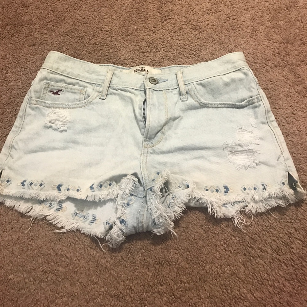 High waisted Hollister shorts.
