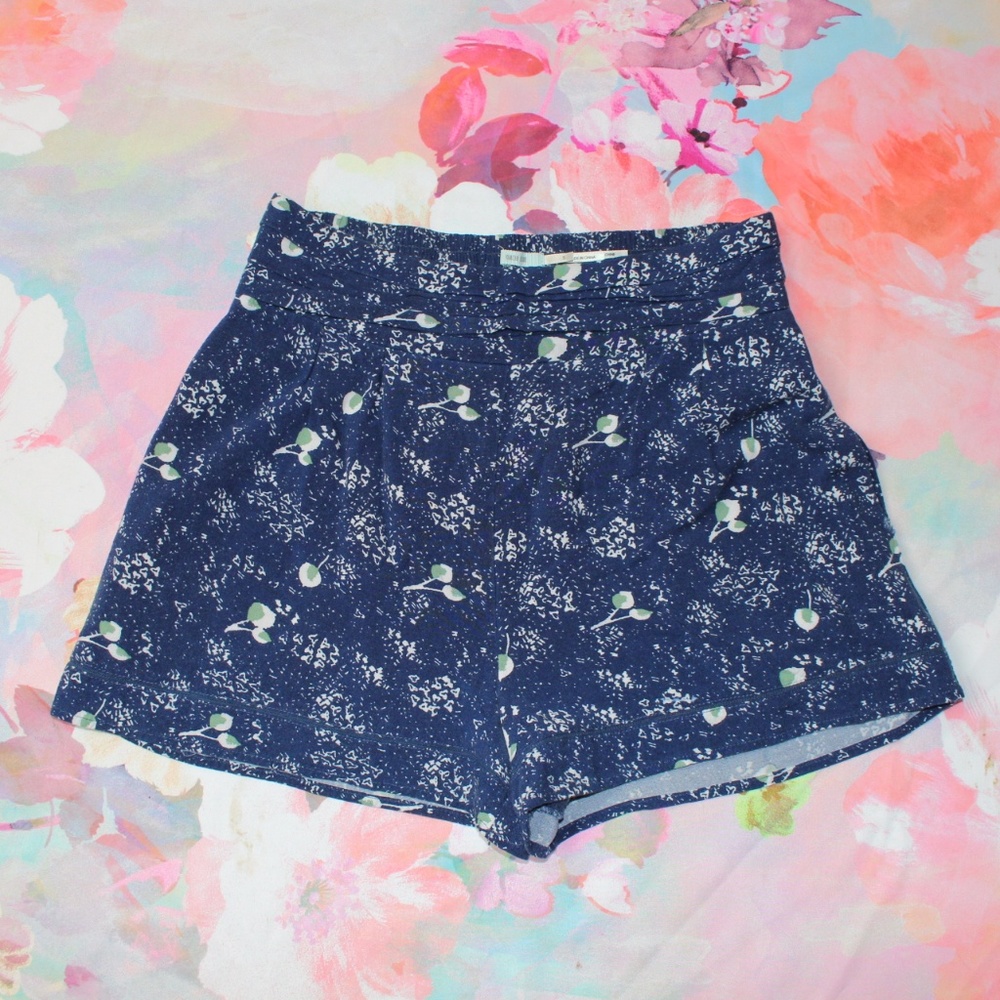 Kimchi Blue High Waist Printed Hot Shorts