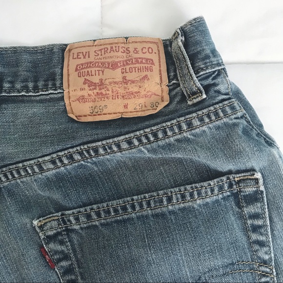 Cute grunge Levi’s High Waisted Denim shorts - Picture 4 of 6